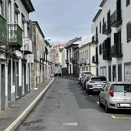 Living Pdl 2 Apartment