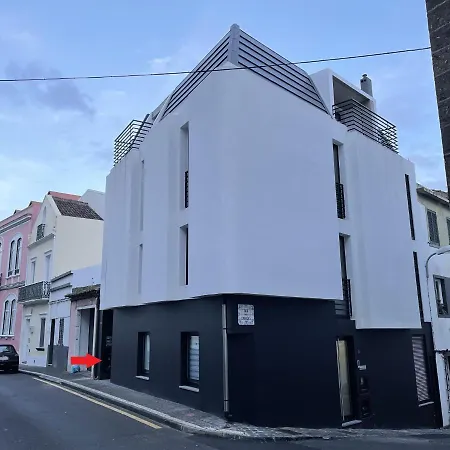 Living Pdl 2 * Ponta Delgada